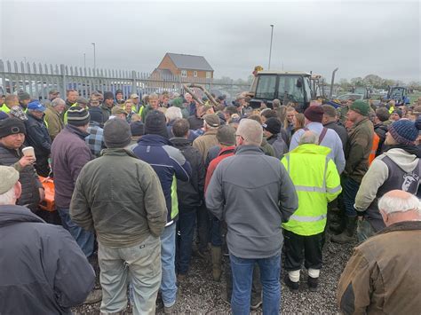 Farmers auction - RUTHIN Farmers' Auction reports sales of 1,889 prime hoggets to £134 / 318.5ppk and 558 ewes to £158. Fewer hoggs were on offer on the day as expected with the trade to an SQQ of 228ppk or an overall average of 227ppk. Less medium lambs in the entry (726) commanding the best of the trade at 234ppk. A higher percentage of heavy and …